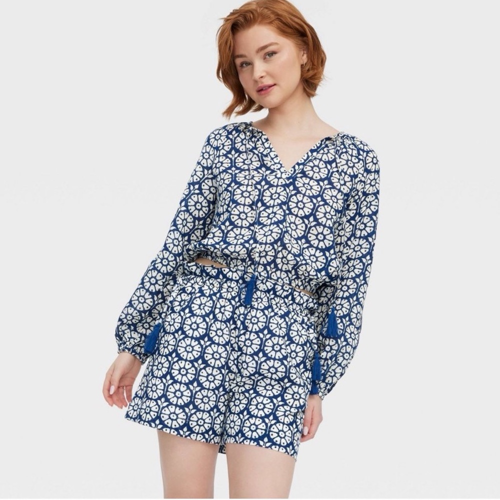 Target x Roller Rabbit Women’s Daisy Floral Long Sleeve Top and Shorts (Set) - Picture 3 of 5